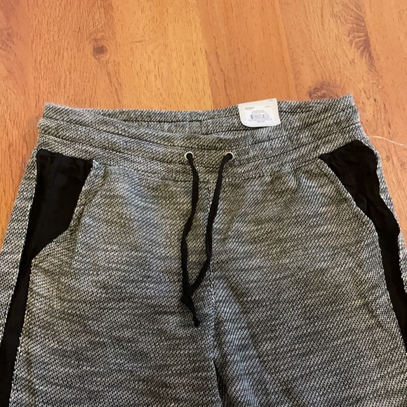 Black and white joggers - Picture 2 of 5